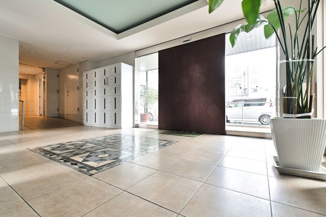 日商岩井リバーサイドマンションB棟のエントランス