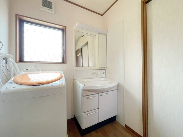 岸和田市田治米町　中古戸建の独立洗面台