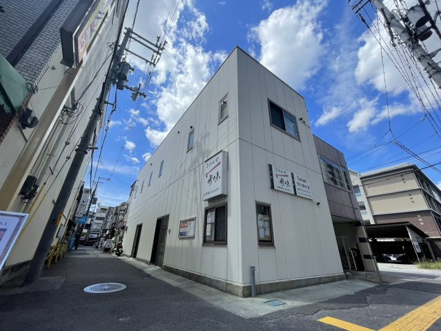 ピアレスビルの外観