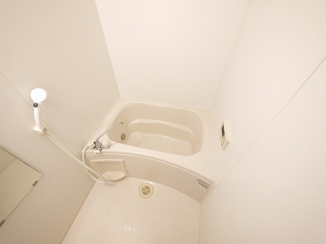 レオパレス城ノ内Ⅱの浴室|きれいなお風呂です