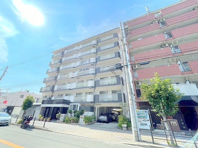 第3星栄ハイツの外観