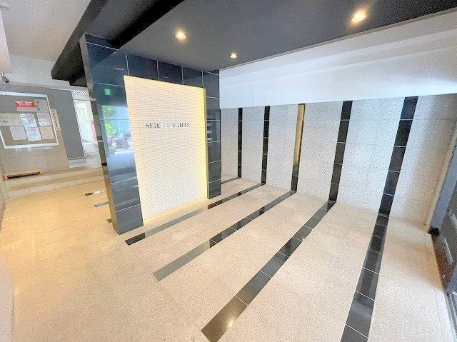 第3星栄ハイツのロビー