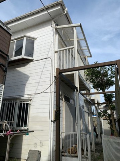 【外観】 | 袖ケ浦市長浦駅前　中古戸建　長浦駅 | ３LDK。全居室フローリングの暮らしやすい間取りとなっています♪
９m公道に接道しており日当たり良好です♪
閑静な住宅街で暮らしやすい環境です。
JR内房線「長浦」駅徒歩５分のアクセス良好な立地です！