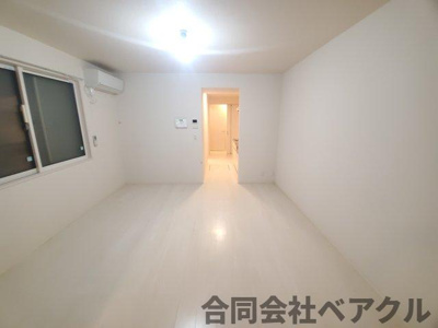 【居間・リビング】 | スパローテラス | こちらの居間で趣味の時間をお楽しみください