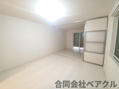 【居間・リビング】 | スパローテラス | こちらのリビングで趣味の時間をお楽しみください