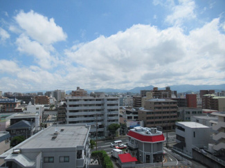 【展望】 | 前方に遮るものがない最上階からの見晴らしは抜群です！バルコニーからは大きな青空の眺めが最高です♪