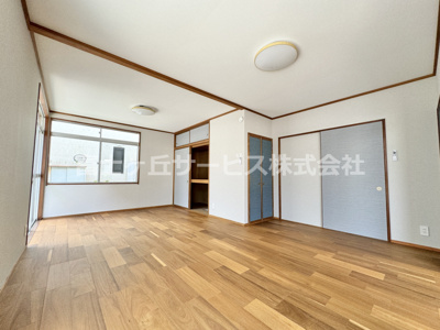 【洋室】 | 藤枝市藤岡4丁目 中古戸建て | リビングの横にある和洋室です