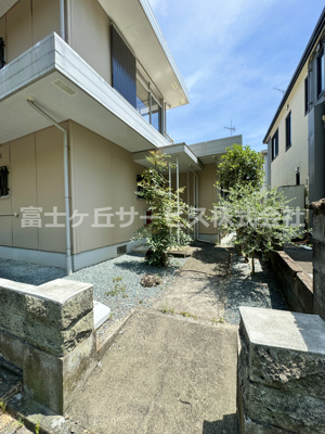 【エントランス】 | 藤枝市藤岡4丁目 中古戸建て | 物件外のエントランスです