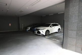 ☆敷地内駐車場☆（空き状況・使用料等詳細はご確認下さい）