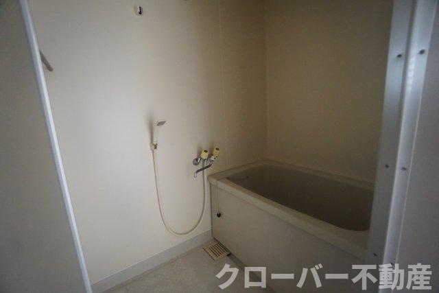 アイネスト宇多津の浴室