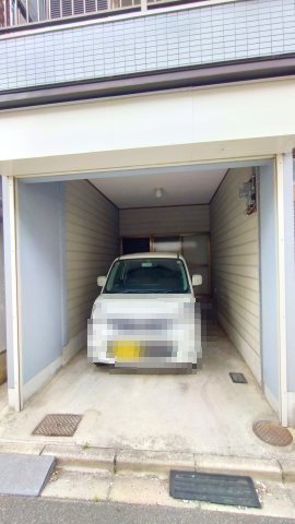 東大阪市稲葉3丁目中古戸建の駐車場