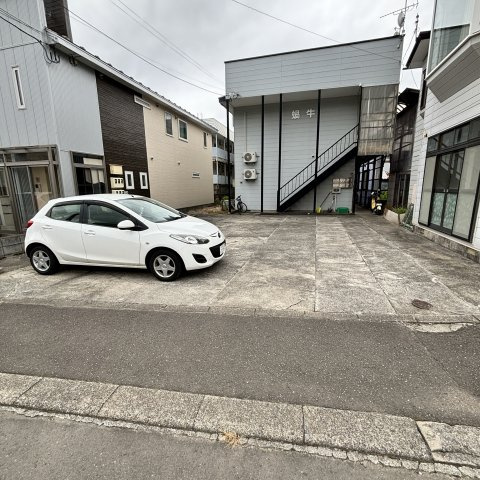 Oneroomの駐車場