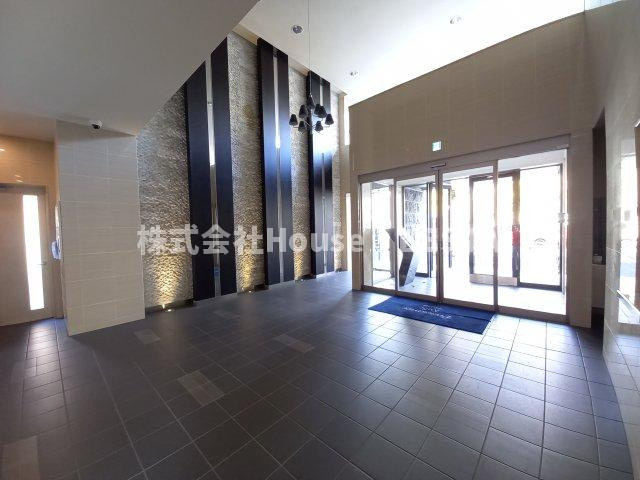 プレサンス神戸ティアラのエントランス