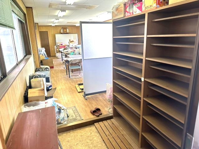 河合町2丁目貸事務所の玄関
