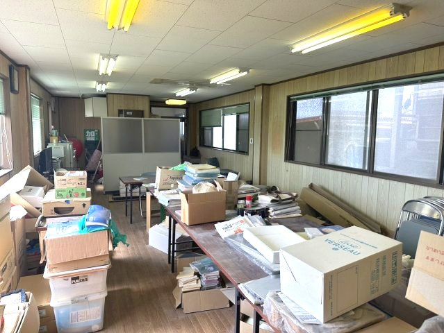 河合町2丁目貸事務所の内装