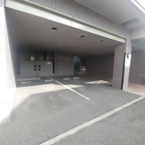 りら・ガーデン登別の駐車場