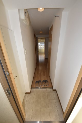 TOCCHI　1番館の玄関