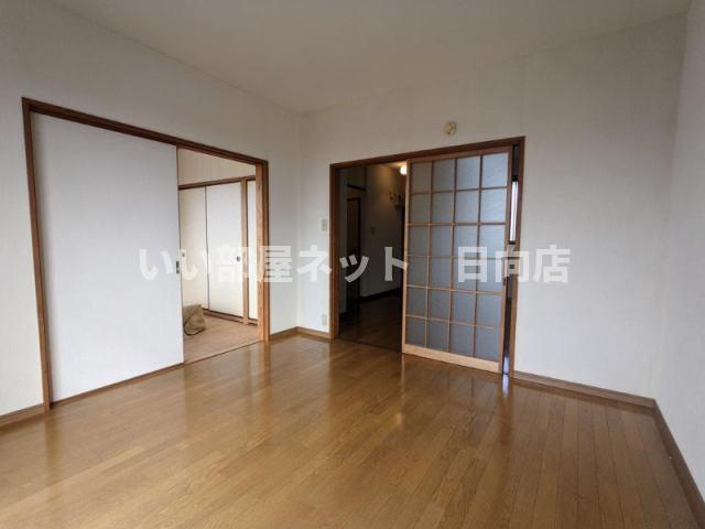 セントラルハイツの居間・リビング|ゆったり過ごせるリビングです