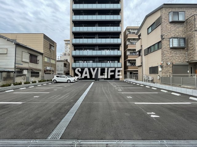 Mv.imp大阪放出の駐車場