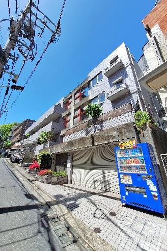 ヴィラ三田村