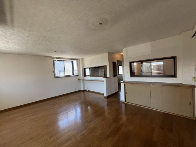 和歌山市湊北町２丁目・中古戸建・54596の居間・リビング