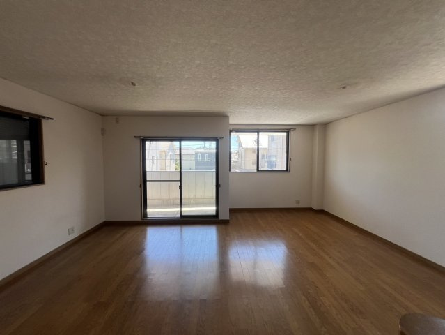 和歌山市湊北町２丁目・中古戸建・54596の居間・リビング