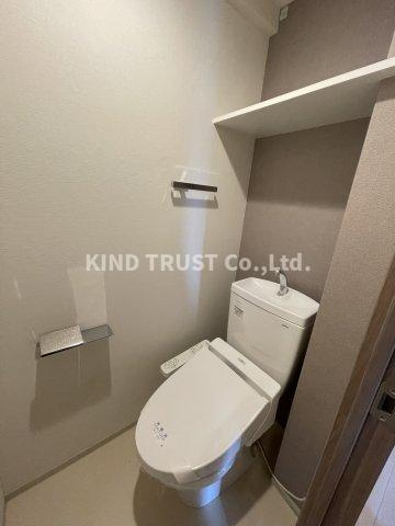 W-STYLE大阪天満宮のトイレ|落ち着いた色調のトイレです