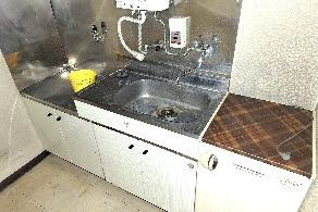 麹町駅前商業ビルのキッチン