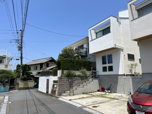 オーシャンビュー！2025年6月リフォーム完成予定の富士山も見える！築浅戸建の前面道路含む現地写真