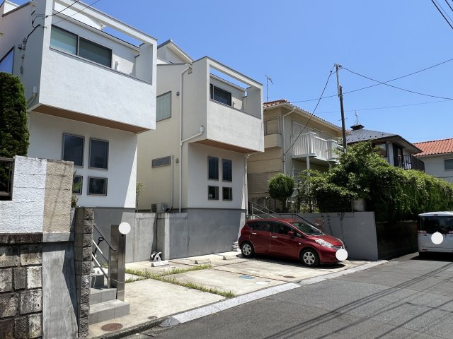 オーシャンビュー！2025年6月リフォーム完成予定の富士山も見える！築浅戸建の前面道路含む現地写真