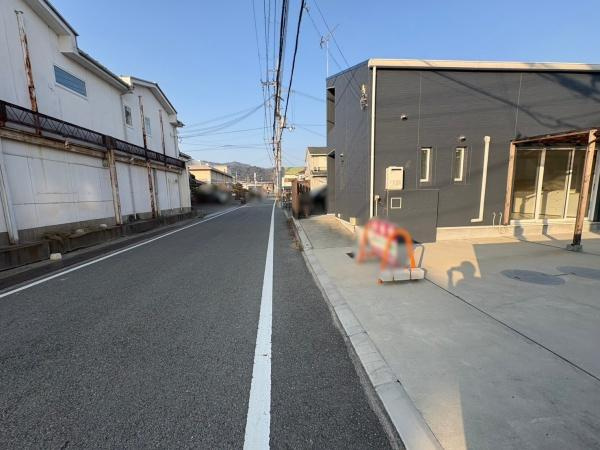 和歌山市園部　中古戸建の前面道路含む現地写真