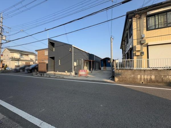 和歌山市園部　中古戸建の前面道路含む現地写真