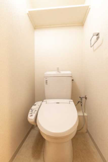 コートブリーズ根津のトイレ|※写真は同タイプの別室になります