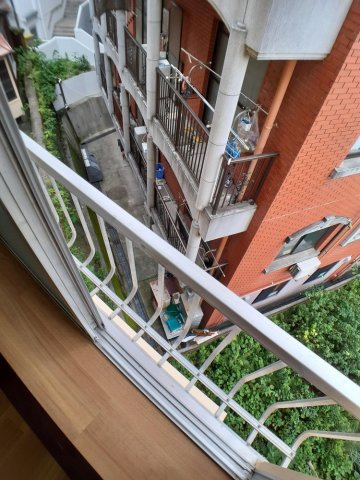 天本アパートのバルコニー