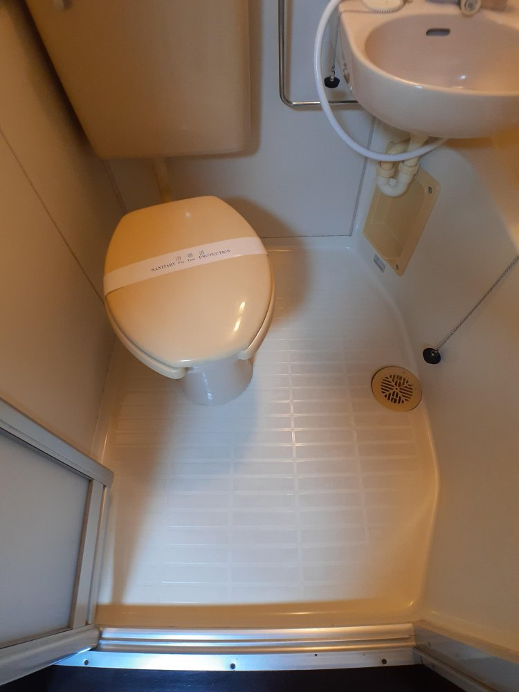 天本アパートのトイレ