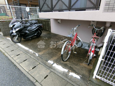 【駐車場】 | メゾン・ド・ヴィレ須磨 | 駐輪場