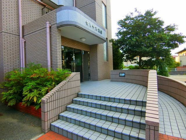 セルサス和泉のエントランス