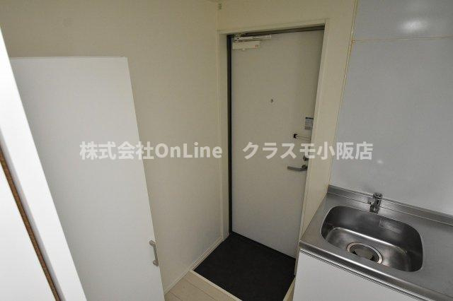 クレセントコートの玄関