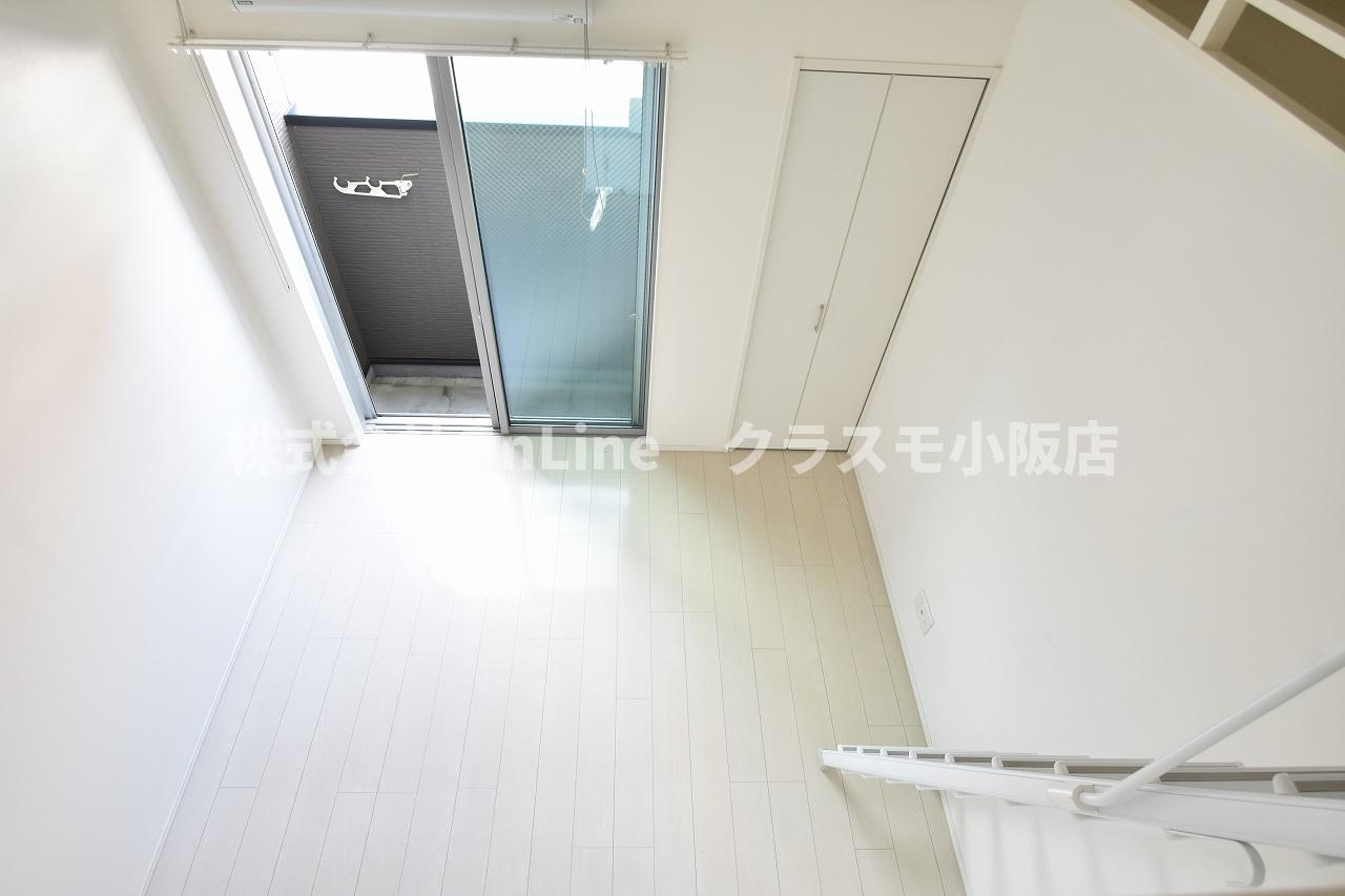 クレセントコートの洋室