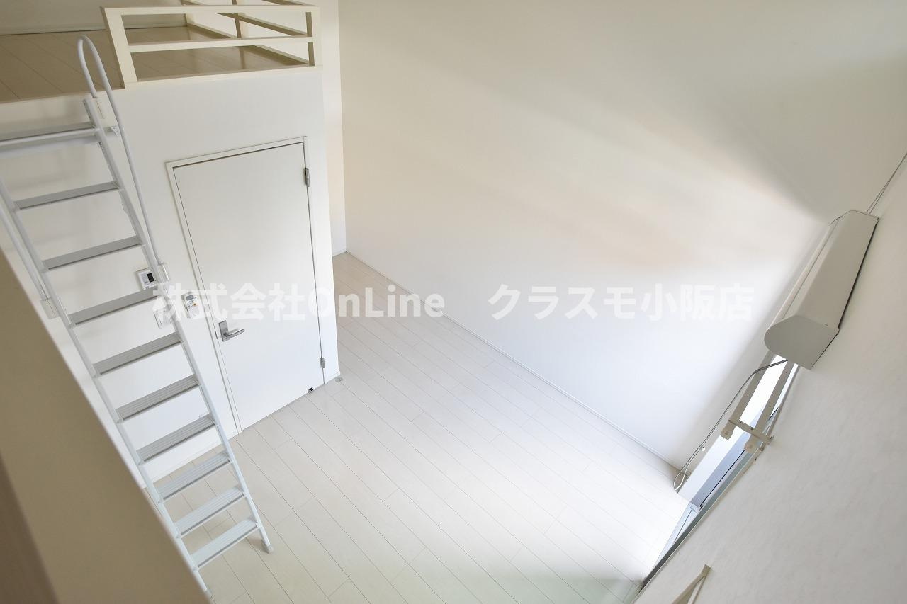 クレセントコートの洋室
