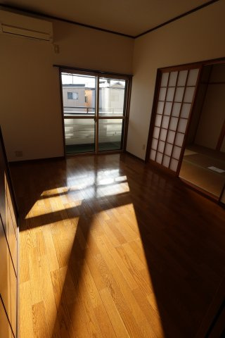 コーポぱーぷるの居間・リビング