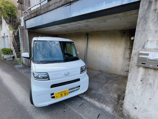 東浦町丸山貸家の駐車場