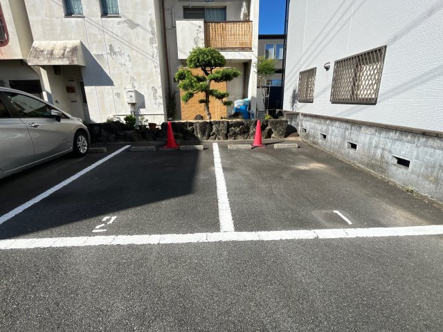 WindwardHillの駐車場