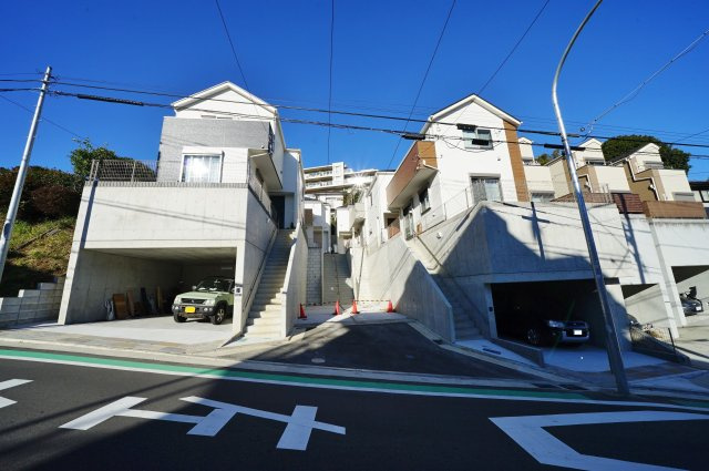 【横浜市保土ケ谷区桜ケ丘2丁目45-22全4棟新築戸建て】★仲介手数料無料★（桜台小学校・岩崎中学校）の外観