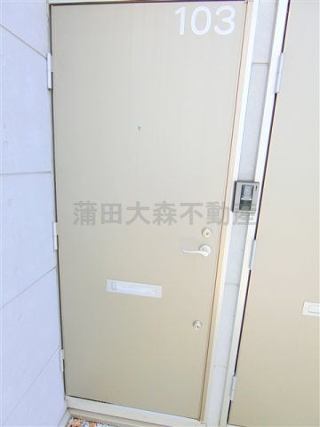 カサーディア蒲田の玄関