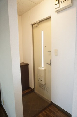 【玄関】 | ビバリーヒルズＣ