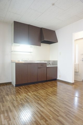 【キッチン】 | ビバリーヒルズＣ