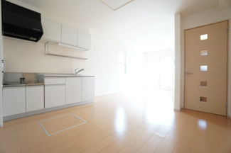 【居間・リビング】 | チェリーガーデンＡ | ※同タイプの写真です。(※写真は角部屋です。)