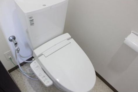 都城市下川東１丁目のビルのトイレ