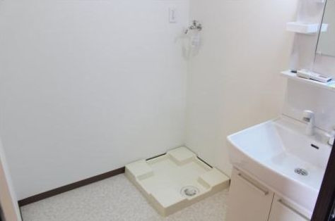 都城市下川東１丁目のビルの独立洗面台